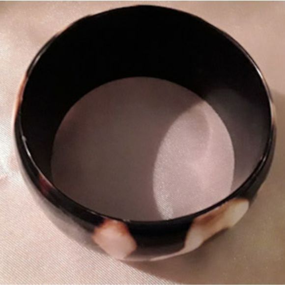 Wide animal print bangle bracelet bought at Macy's - Picture 2 of 3